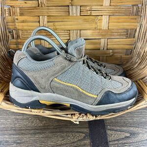 Sonoma boy slip resistant shoes size 5